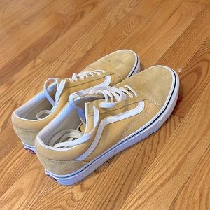 Womens/men’s yellow vans